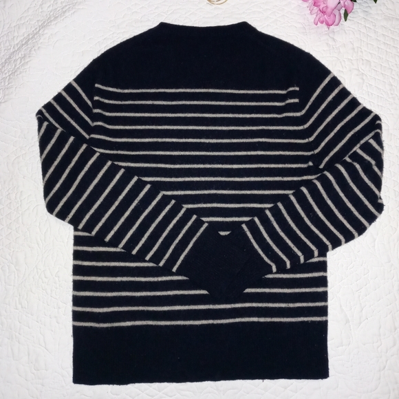 J CREW WOMEN PULLOVER SWEATER STRIPED NAVY/CREAM - Picture 4 of 12